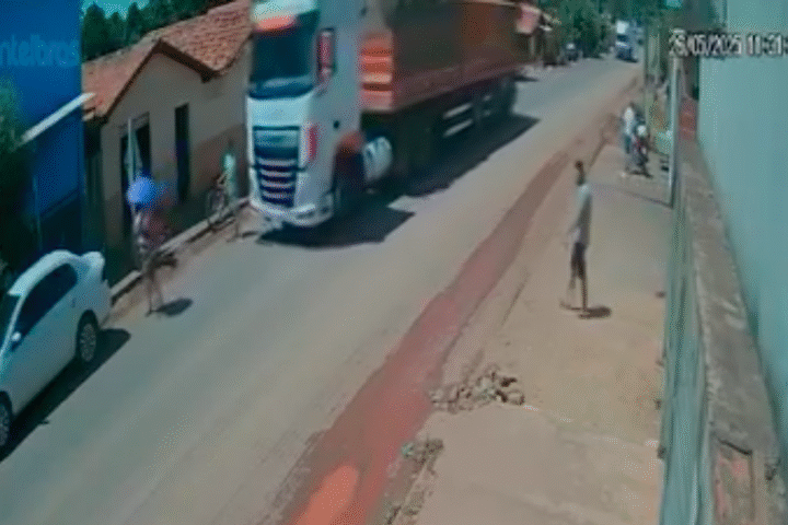 Atropelamento mata mulher e fere bebê em Axixá-TO