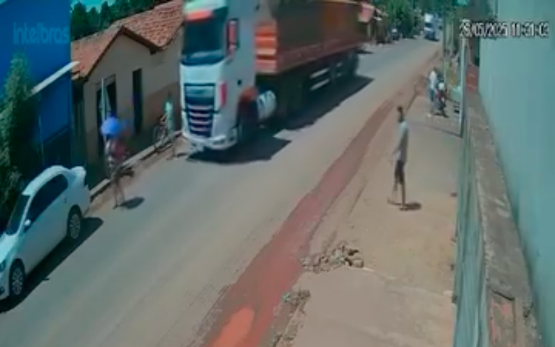 Atropelamento mata mulher e fere bebê em Axixá-TO